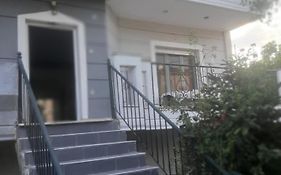 Ιανός Β Ξενώνας